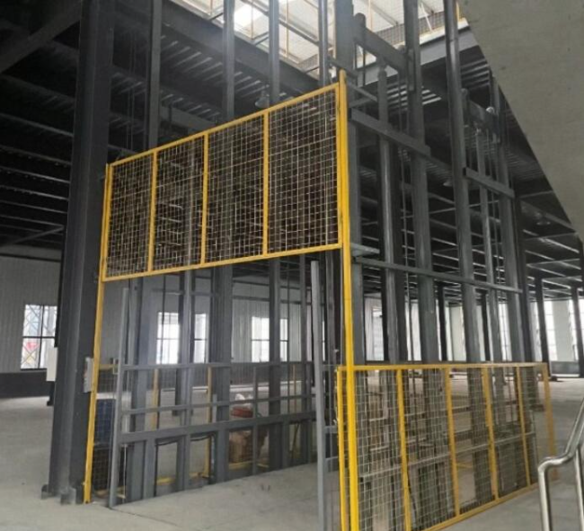 道里请详细介绍一下货梯安装在室外的维护方法